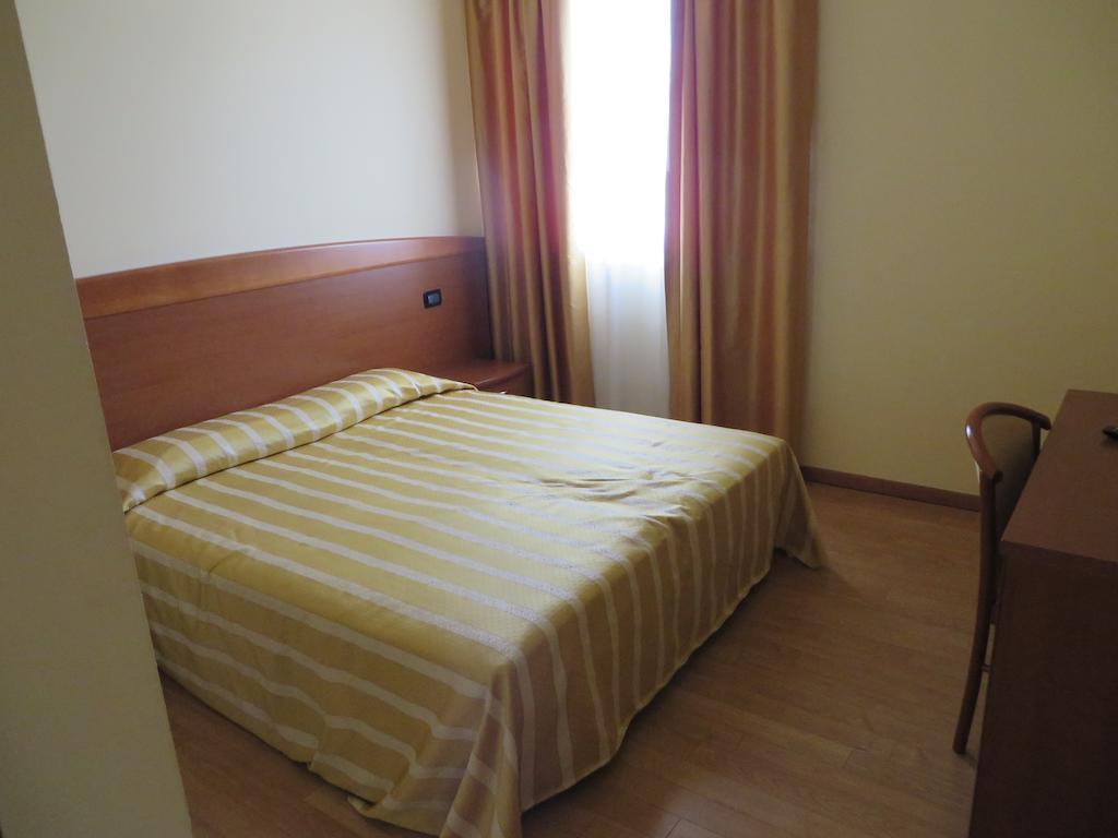 Hotel San Tomio Isola Vicentina Extérieur photo