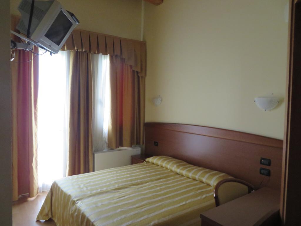 Hotel San Tomio Isola Vicentina Extérieur photo