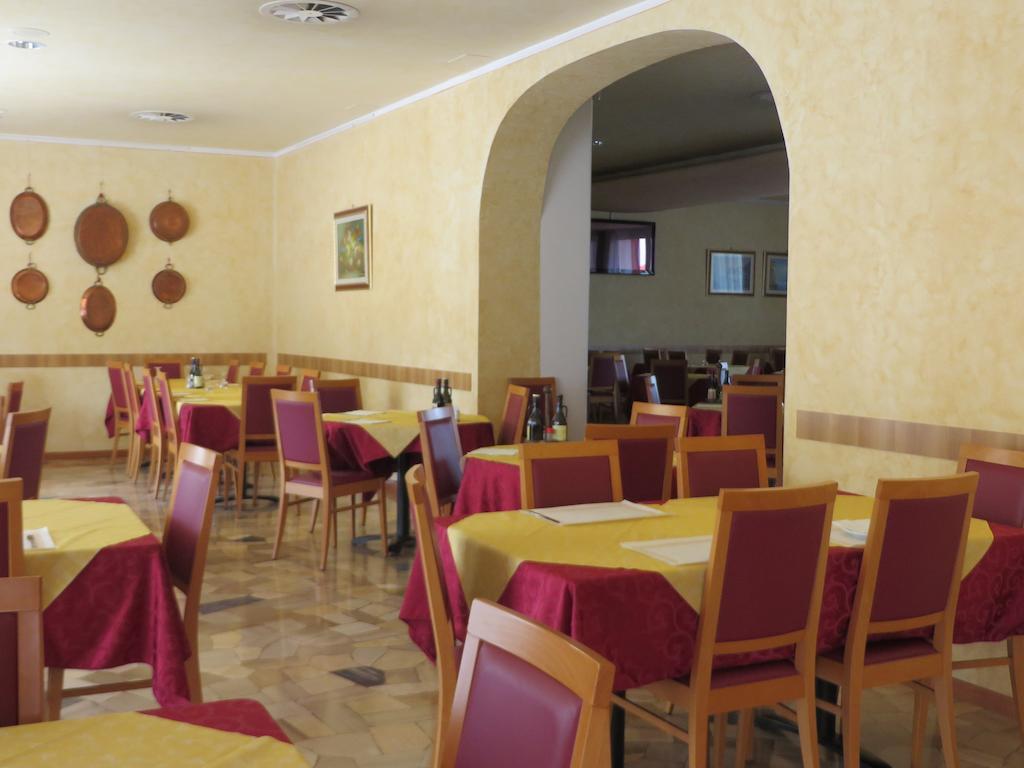 Hotel San Tomio Isola Vicentina Extérieur photo